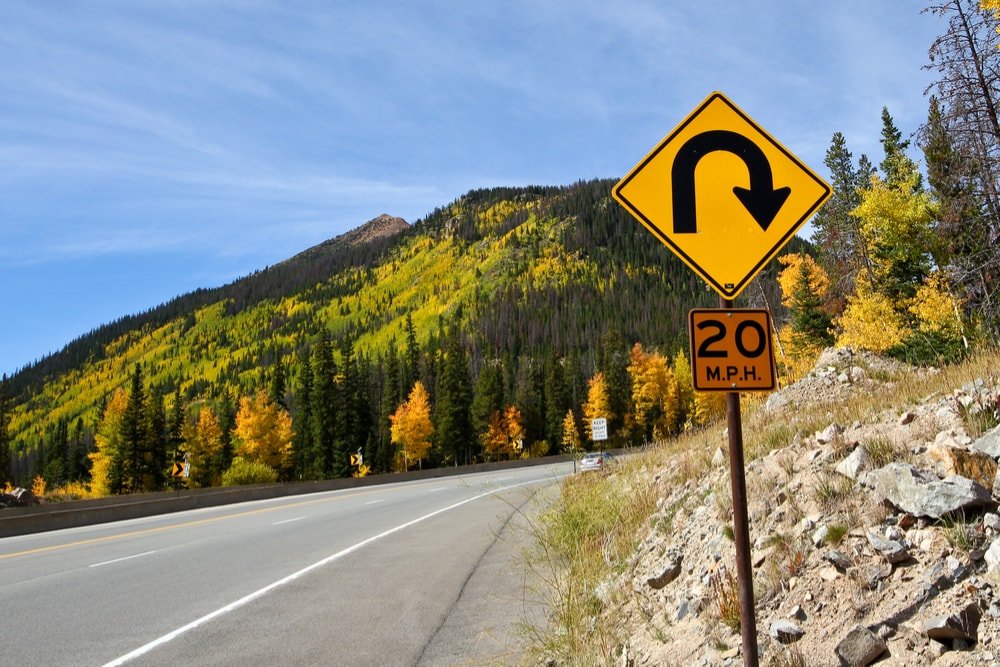 U-turn sign with 20mph